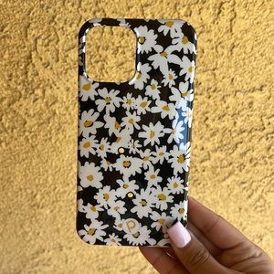 Righty Daisy iPhone 12 Pro Max